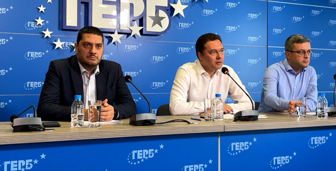 Даниел Митов: Радев или е станал жертва на собствената си пропаганда, или откровено лъже (ВИДЕО)