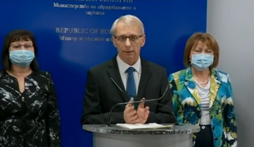 МОН с приоритет учебната година да продължи максимално присъствено (ВИДЕО)
