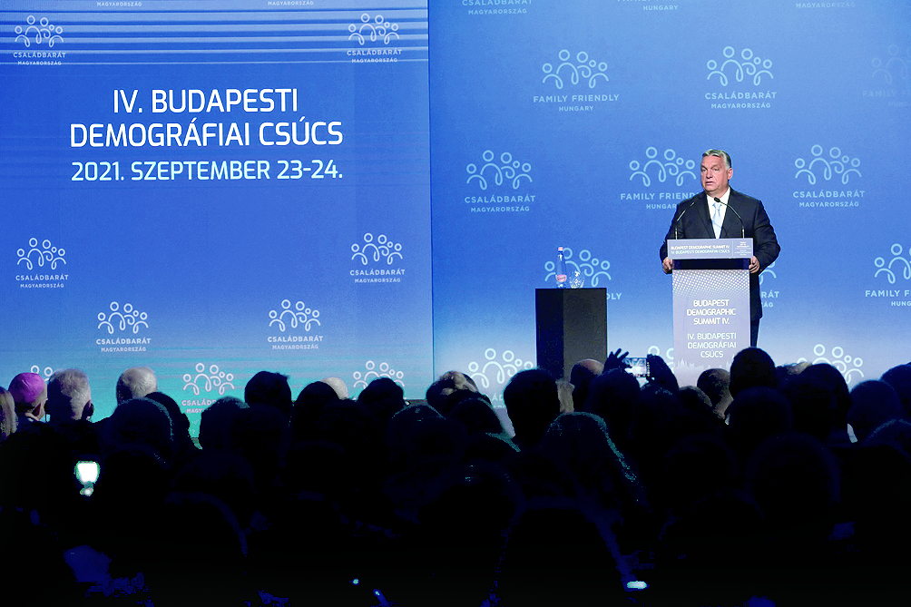 Орбан събра консервативни лидери в Будапеща