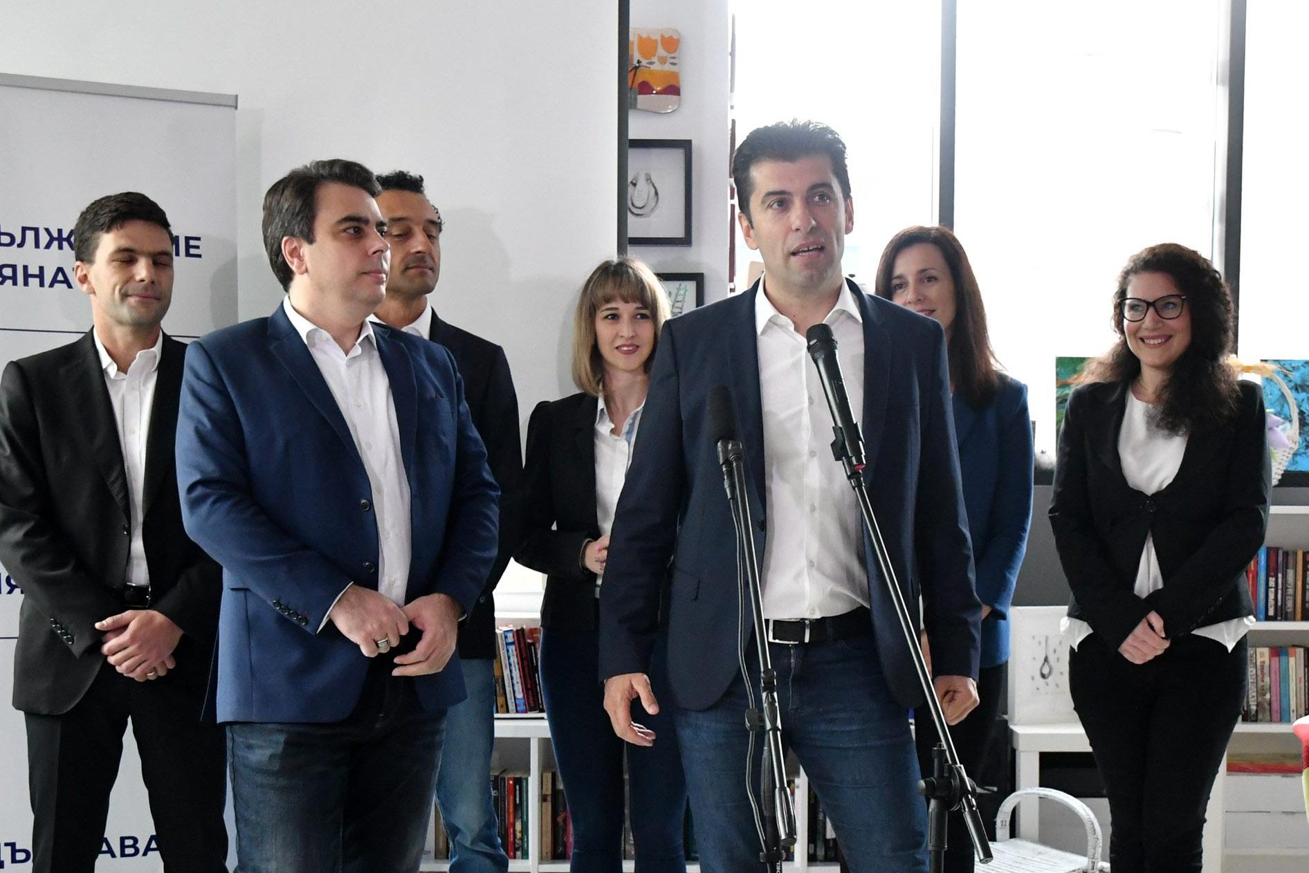 Кирил Петков - двоен гражданин в ГРАО