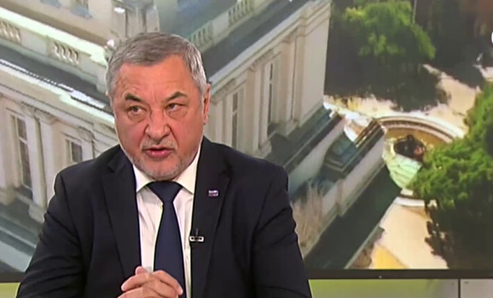 Валери Симеонов за цената на тока: Извършват борсови спекулации, те нямат общо с КЕВР