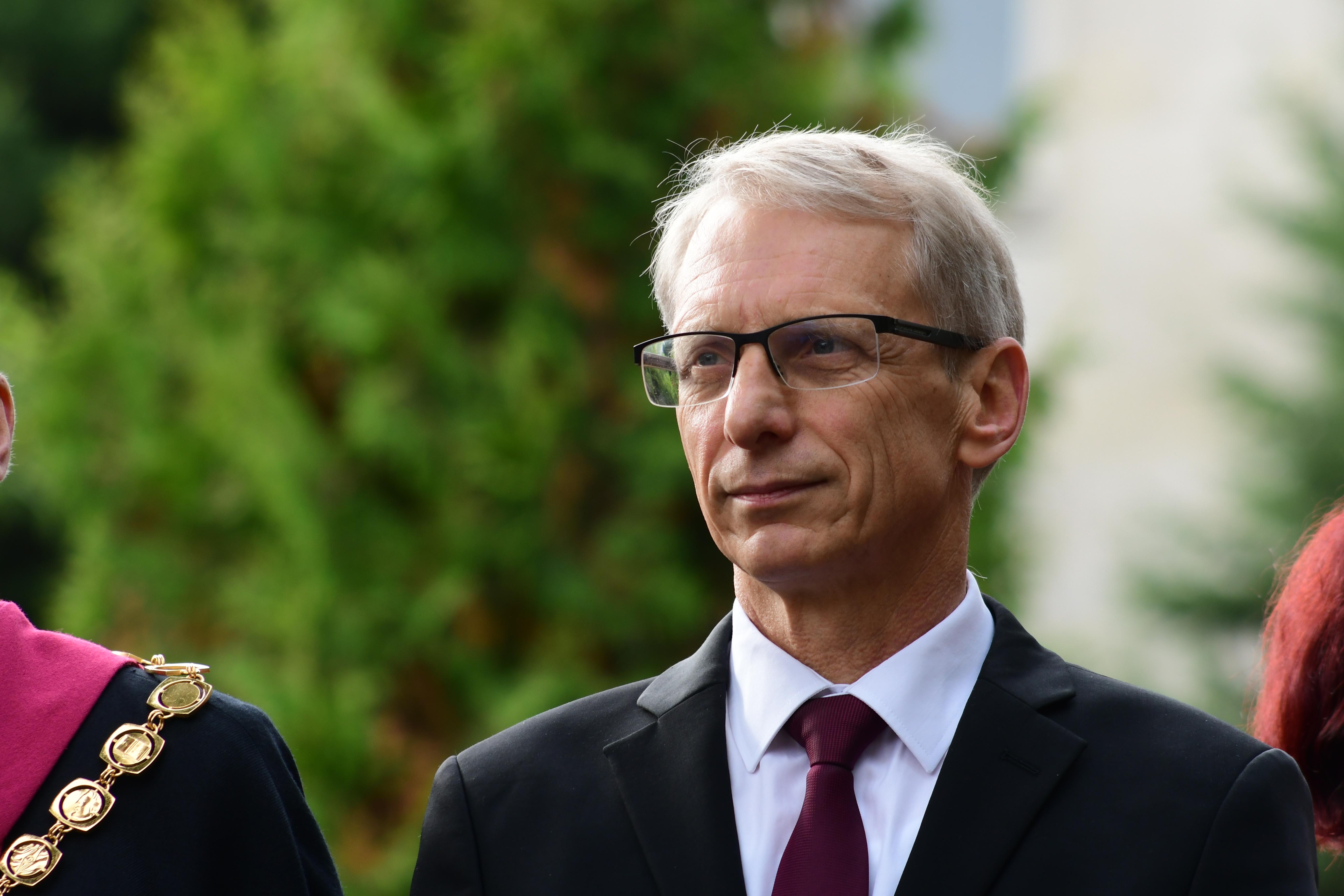 Николай Денков: 482 паралелки са затворени заради COVID-19