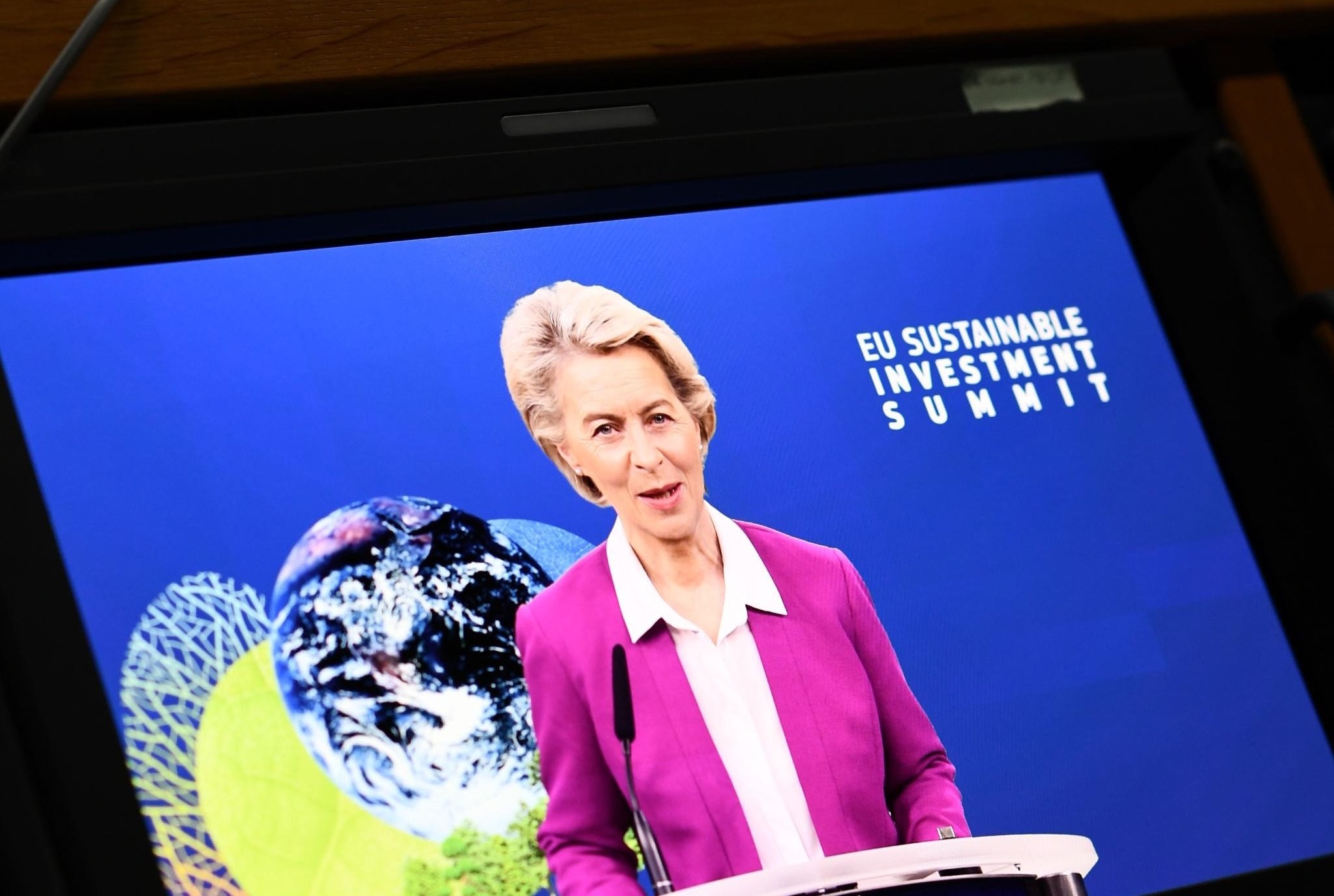 Фон дер Лайен: Преходът към зелена енергия ще спаси ЕС от скъпия газ