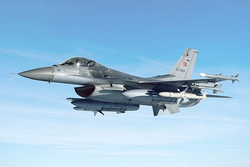 Турция иска да купи 40 изтребителя F-16 от САЩ