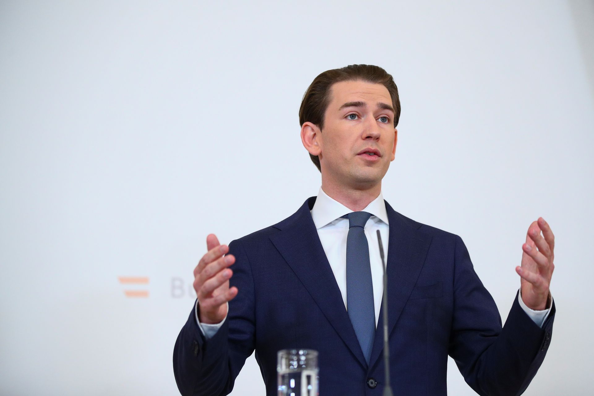 Корупционен скандал свали канцлера Курц (обзор)