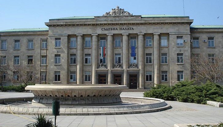 Затвор за баща и син, отвличали момичета