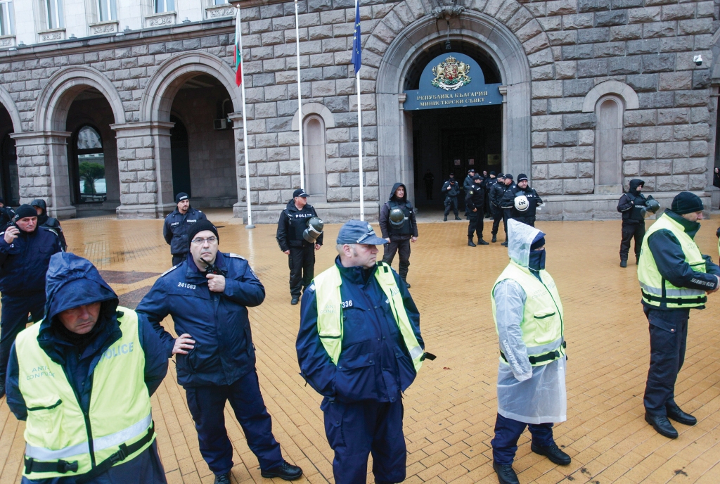 Бизнес и синдикати срещу кабинета