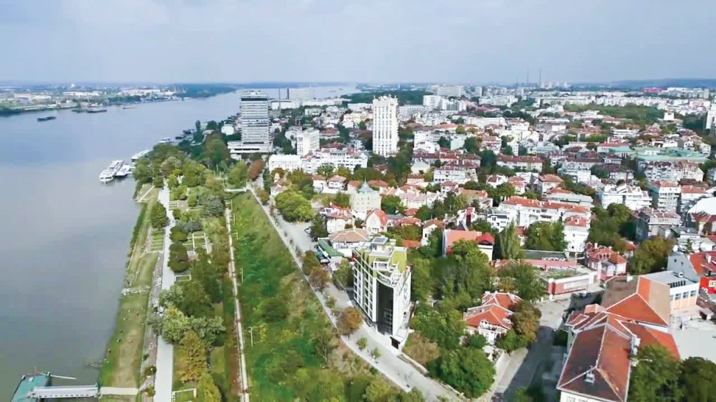 Русенци купуват големи домове