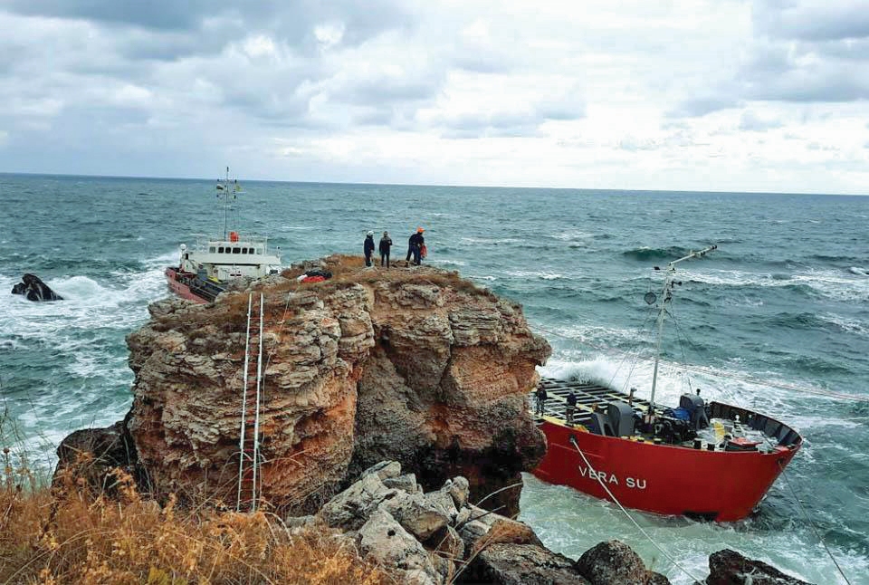 Vera Su още сипе отрова в морето