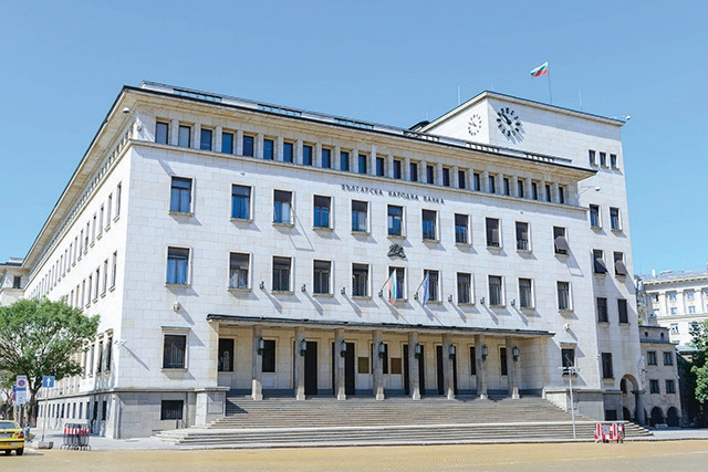 Служебният кабинет спъна икономиката