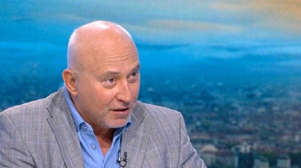 Проф. Огнян Кунчев: Има опасност до седмица капацитетът на болниците да се запълни