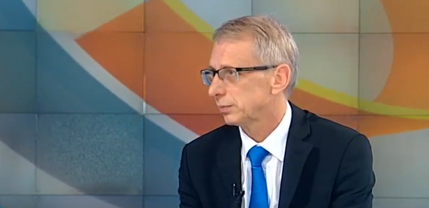 Денков: Ако няма локдаун, децата може да се върнат в клас до 8 ноември