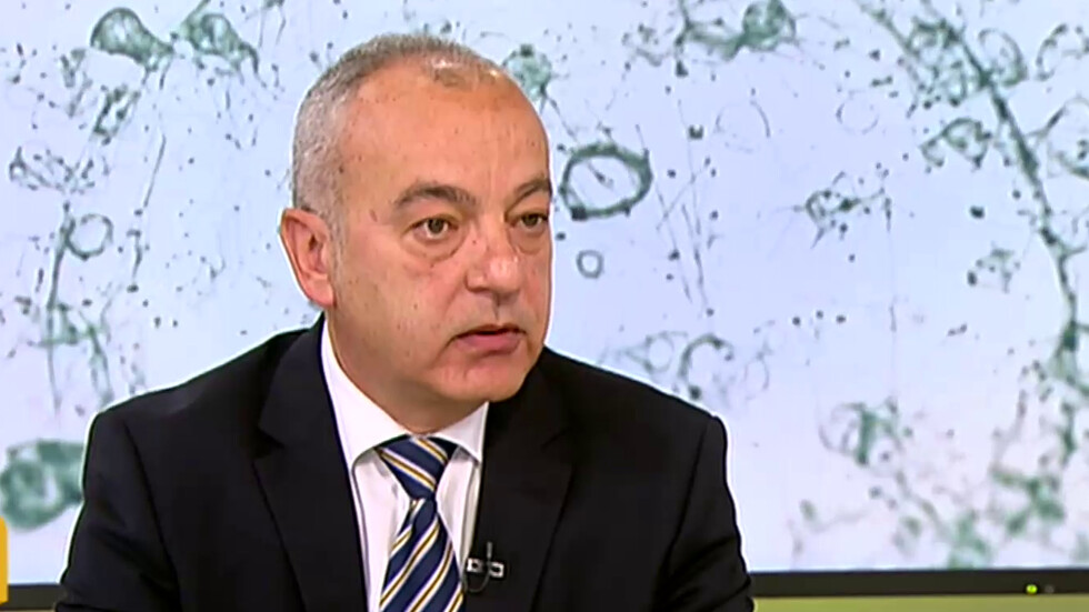Гълъб Донев: Не се обсъжда забрана за излизане на неваксинираните над 60 години