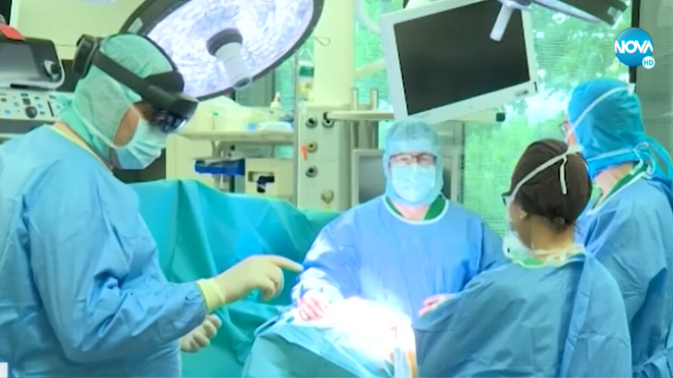 Спират плановия прием и операциите в цялата страна от утре