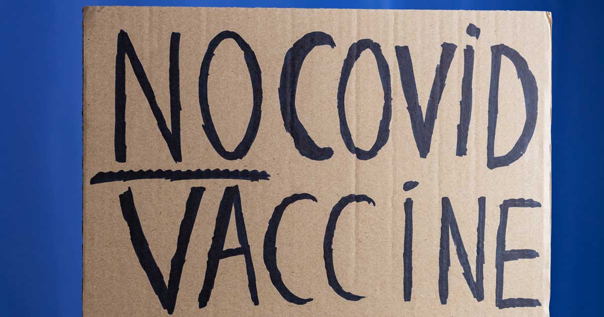 Антиваксъри опитаха да нахлуят в магазин във Варна