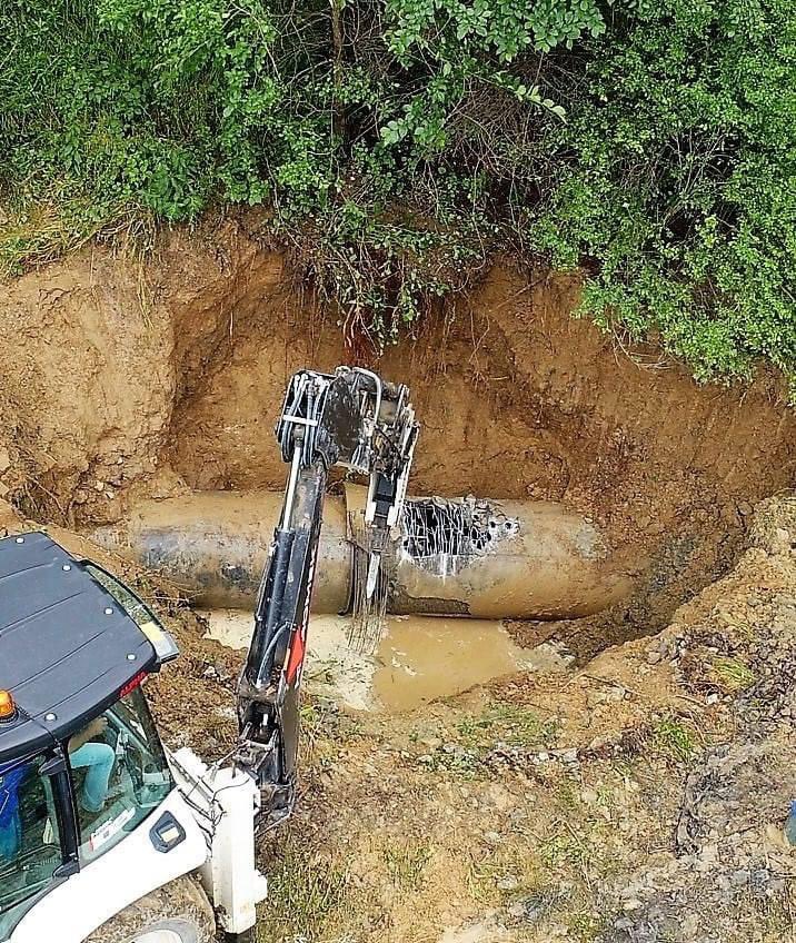 Спукан водопровод остави над 100 000 жители без вода в община Велико Търново