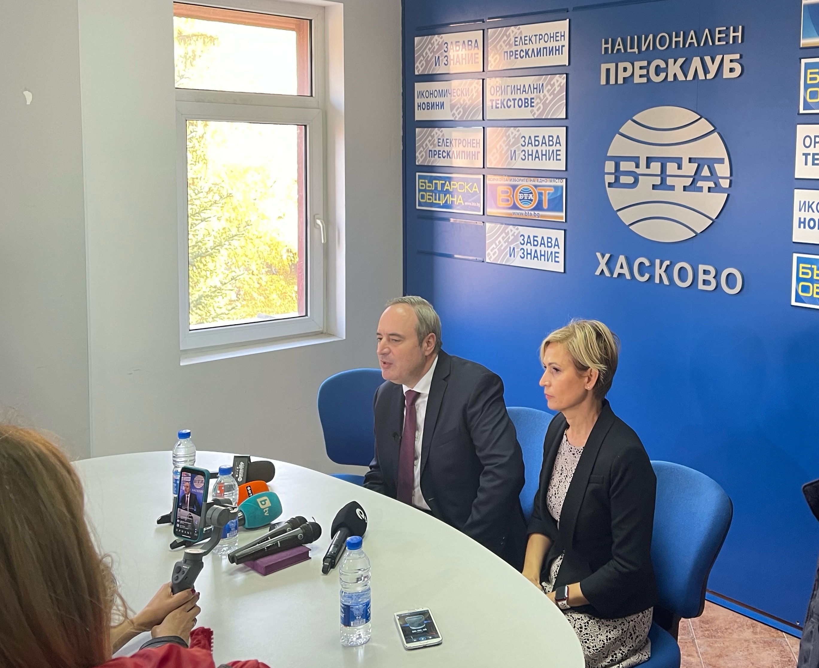 Проф. Герджиков: Радев пак избяга от дебат (обзор)