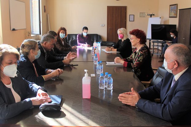 Кацаров: Виновни за ниските нива на ваксинация у нас са нашата история, религия, народопсихология