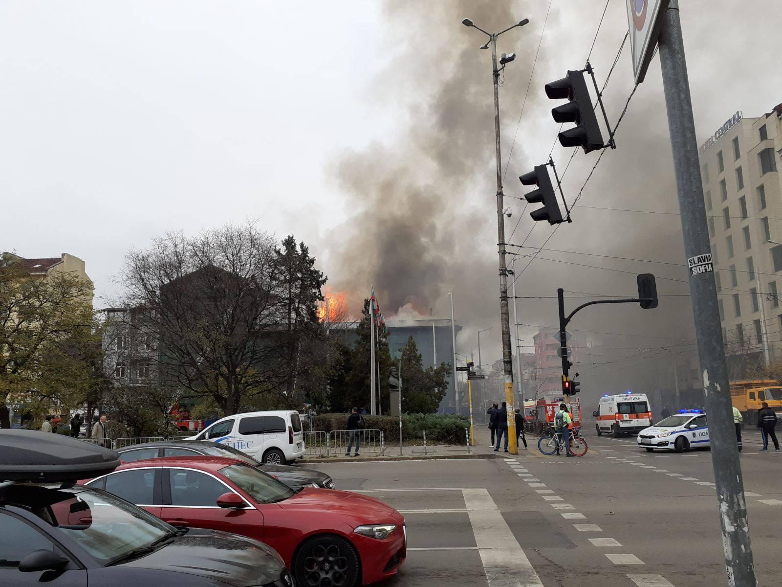 Прокуратура ще разследва и умишлен пожар в сградата на бившето кино "Възраждане"