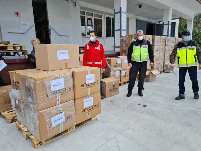 МОН получи още 86 000 теста за учениците
