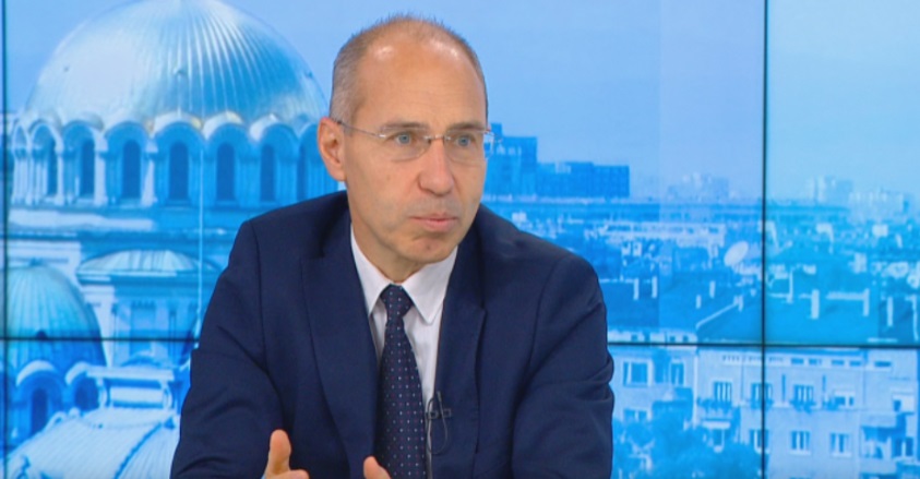 Шефът на "Сиела Норма": Ако ЦИК махнат вторите машини от някои секции, ще стигнат за втори тур