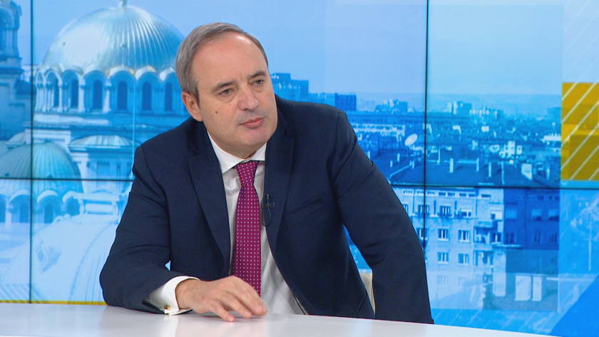 Проф. Анастас Герджиков: Тези 25% разлика с Радев могат да се преодолеят