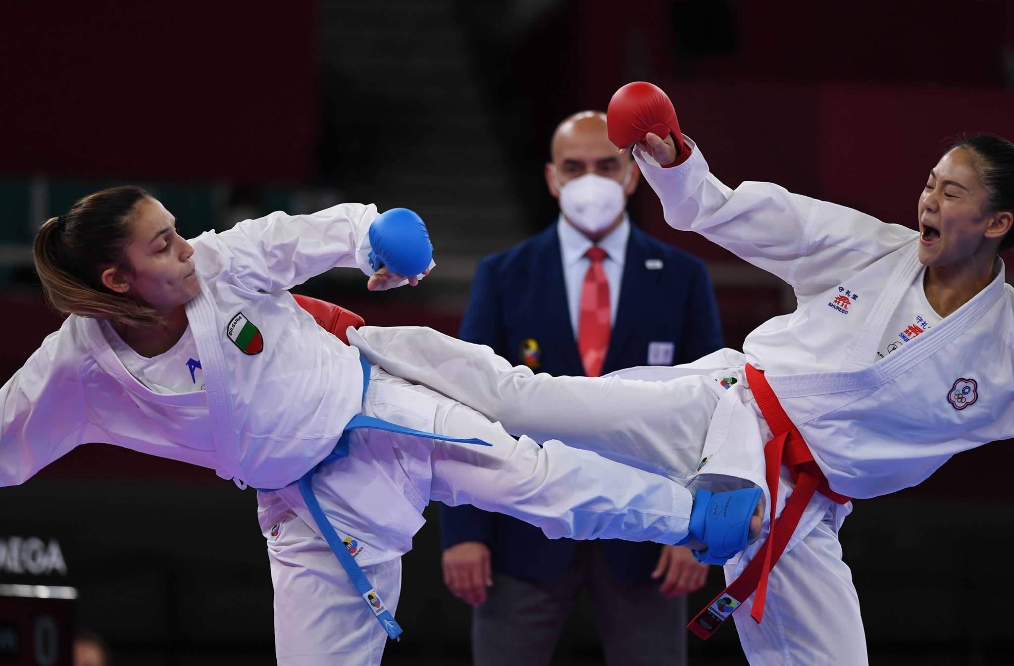 Ивет Горанова стигна само до 1/4-финал на световното по карате, запазва шанс за медал