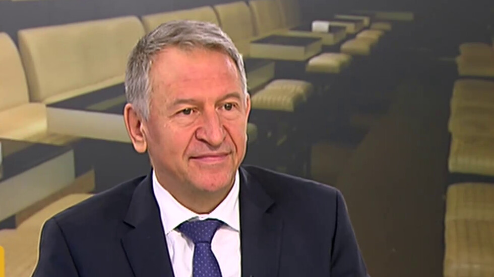 Министър Кацаров: Пречупихме вълната, зелените сертификати си свършиха работата