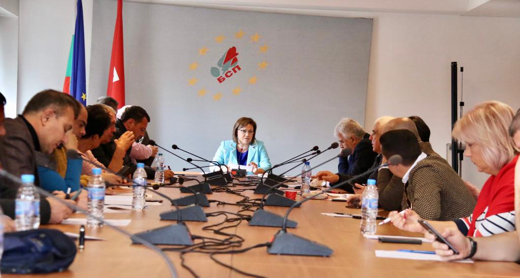 Избраха Нинова за председател на парламентарната група на БСП