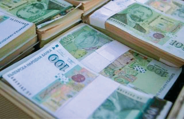 Търсят алтернатива за спестяванията си