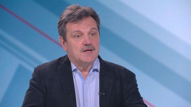 Д-р Александър Симидчиев: Омикрон  е 5 пъти по-заразен от делта варианта