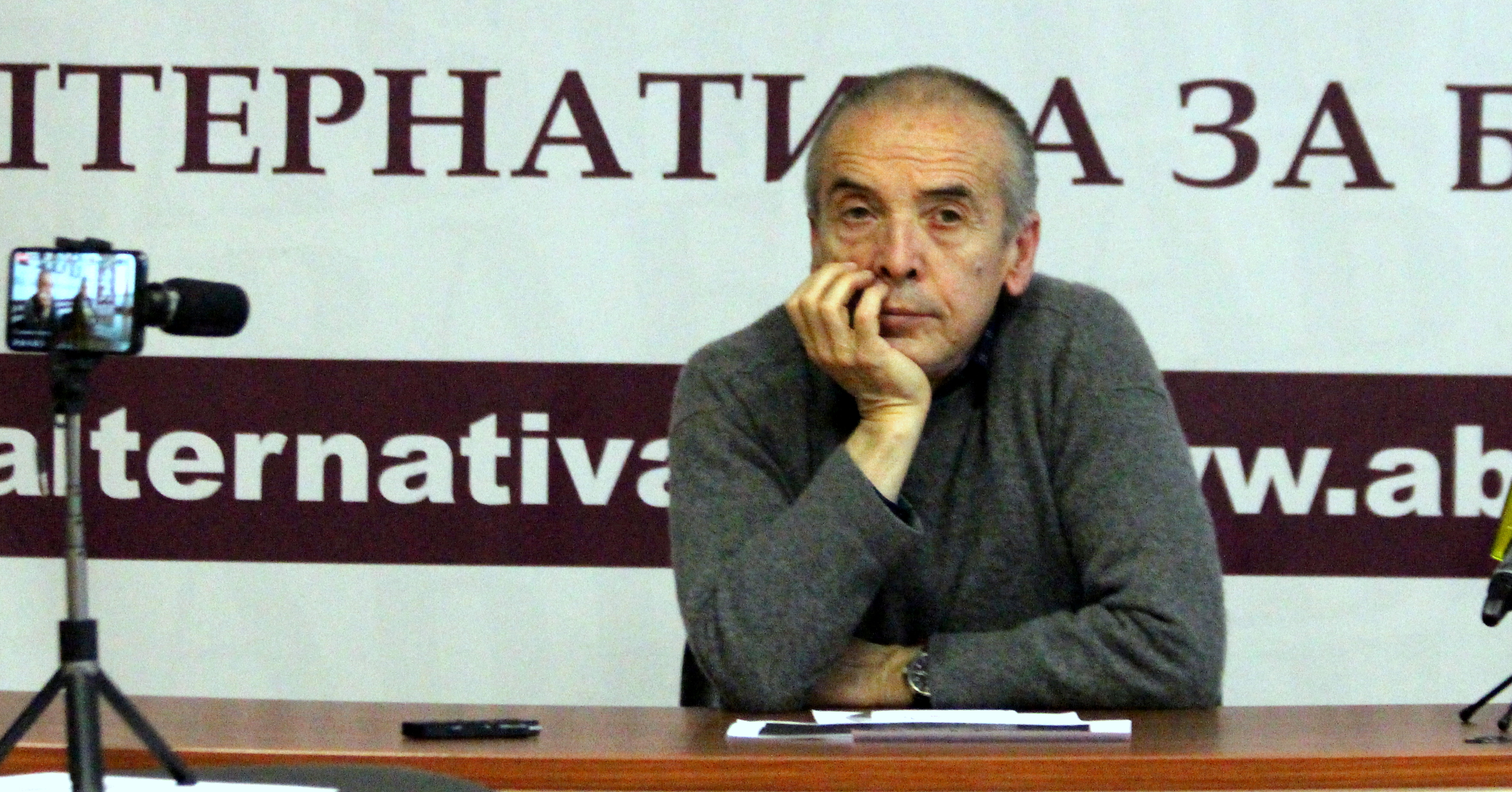 Мангъров: Новият вариант на COVID-19 може би ще бъде краят на пандемията