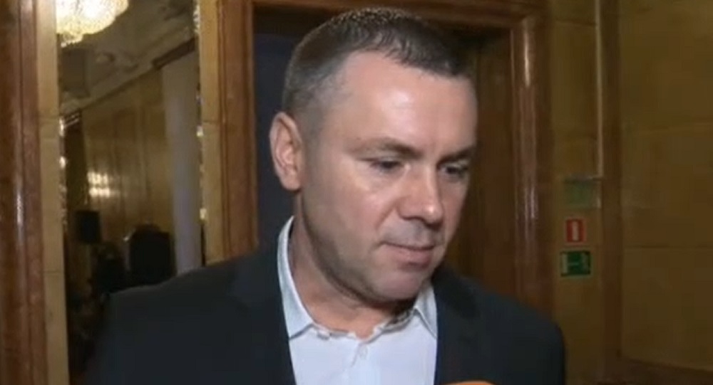 Ицо Хазарта притеснен в първия си работен ден в НС (ВИДЕО)