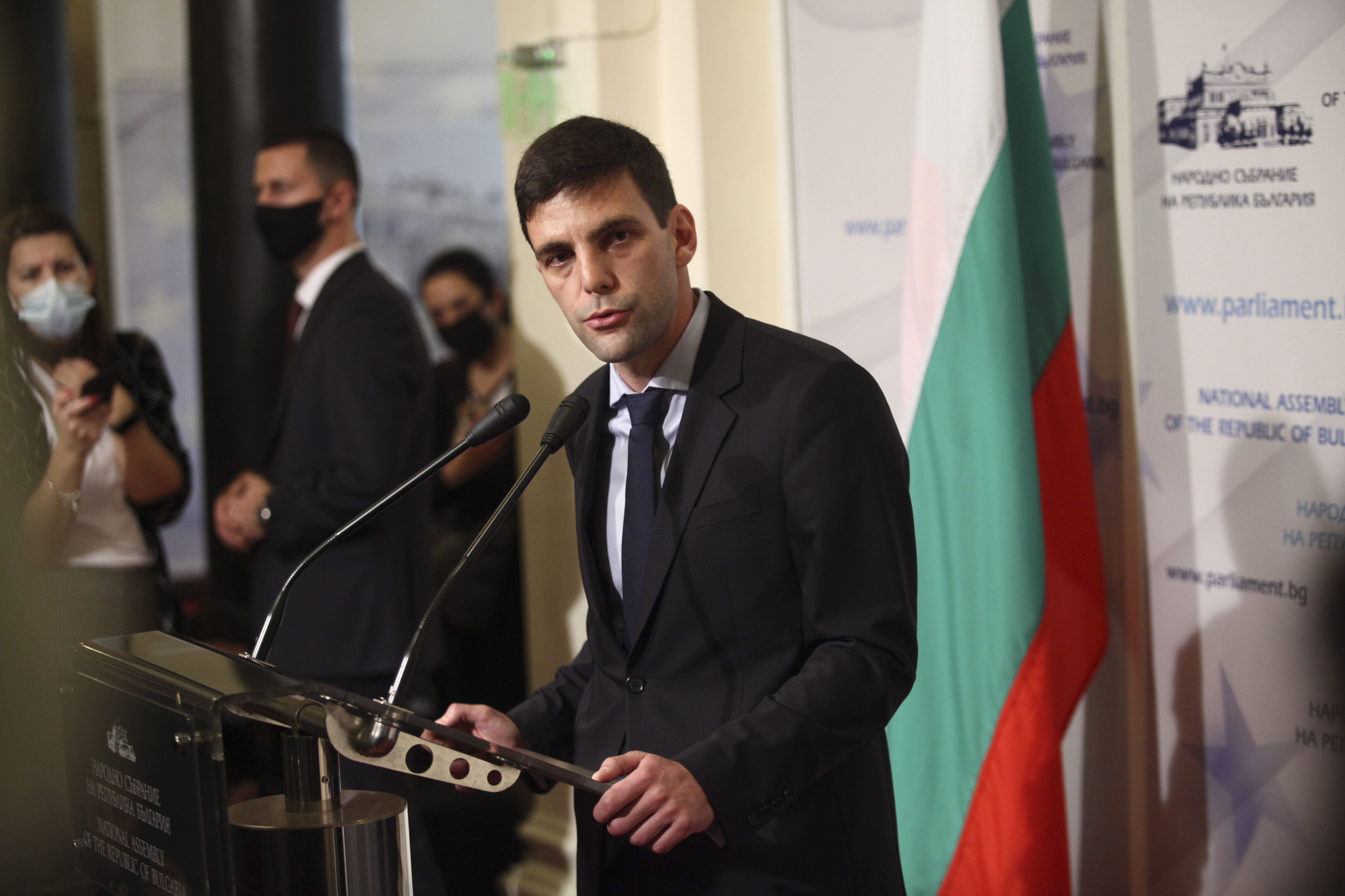 Покер с белязани карти в парламента