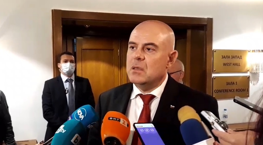 Гешев: Има репресии срещу роднини на магистрати