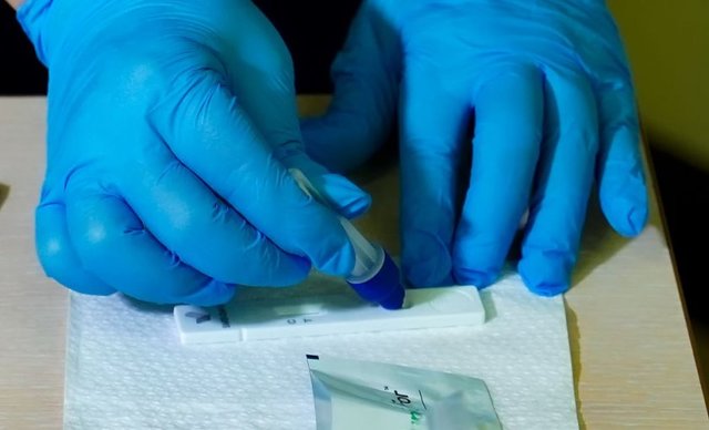 От 15 декември ще се учи присъствено, ако 30% от учениците се тестват или имат зелен сертификат