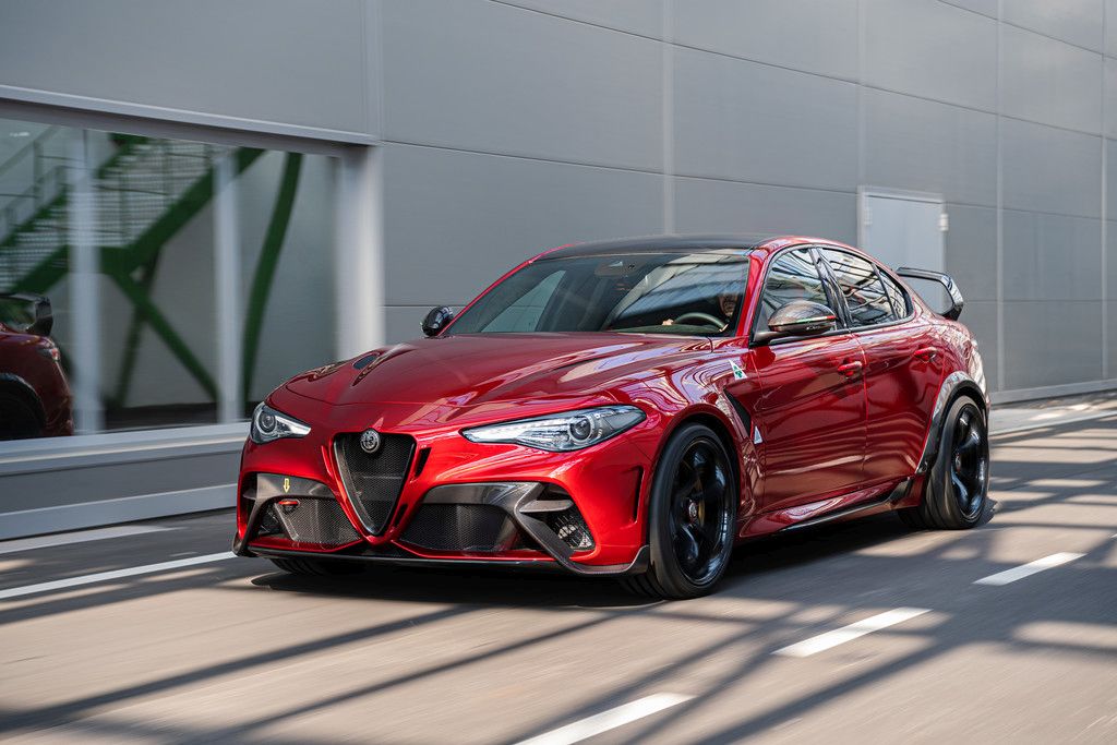 Alfa Romeo Giulia GTAm спечели награда за спортна кола на годината