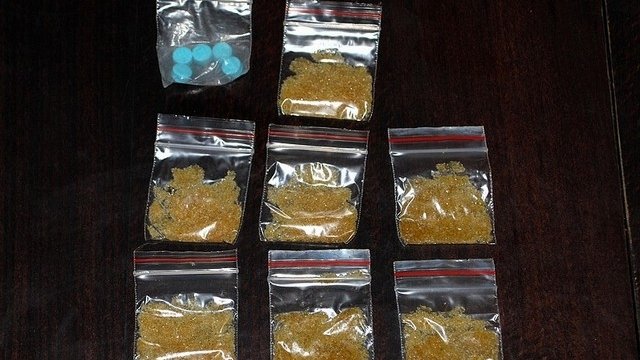 Спипаха двама жители на Елена с опиати