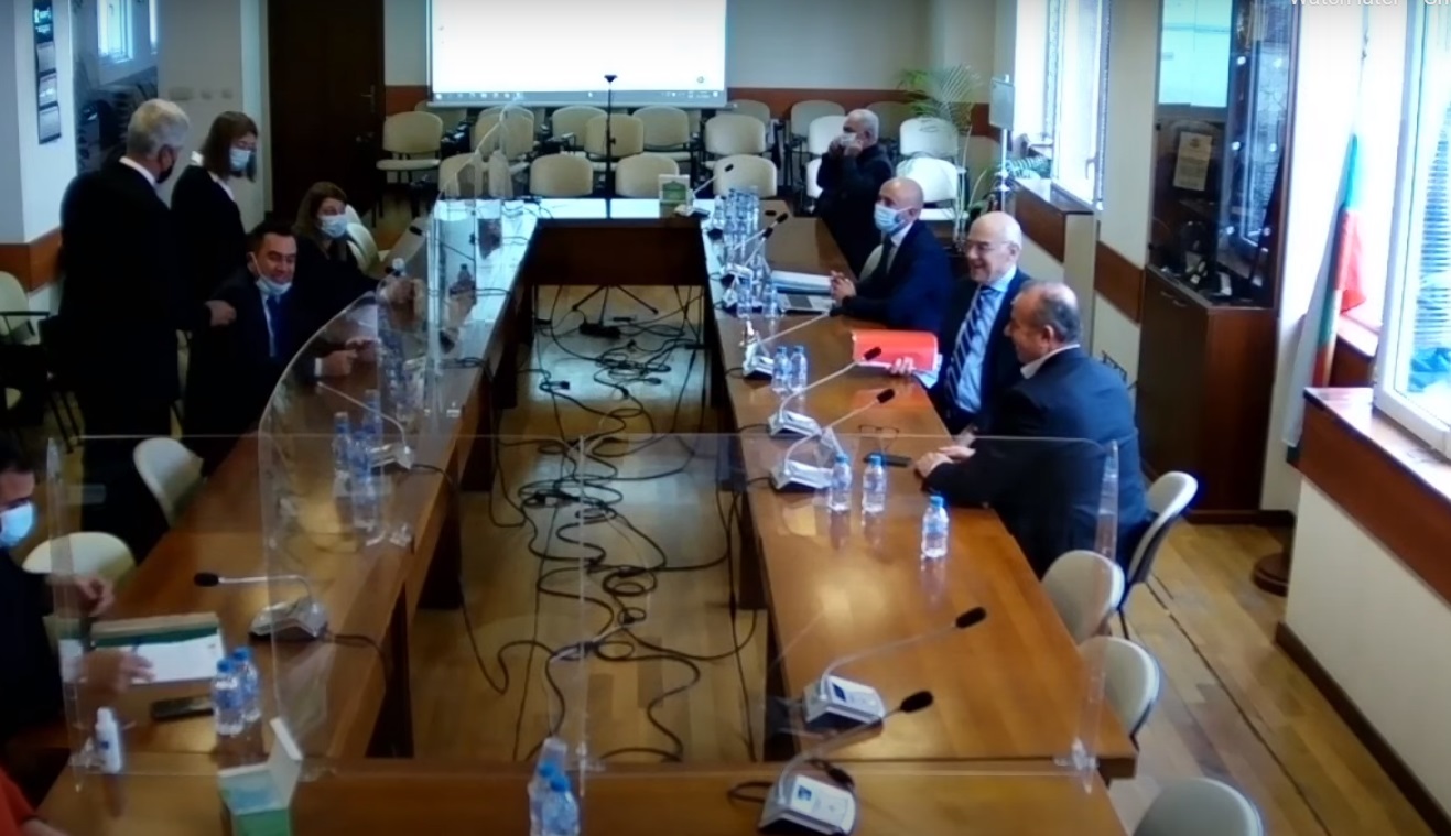 КЕВР прекрати заседанието си след мораториума на НС