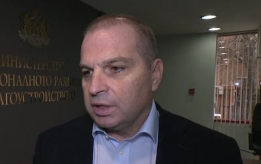 Министър Караджов за скандалното видео със служител на БГ Тол: Притеснително е, че иска кешово плащане