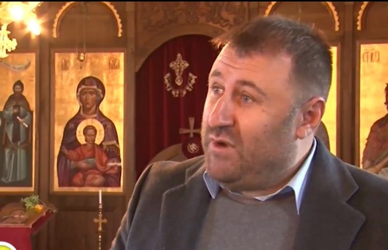 Mюсюлманин реставрира 12 църкви