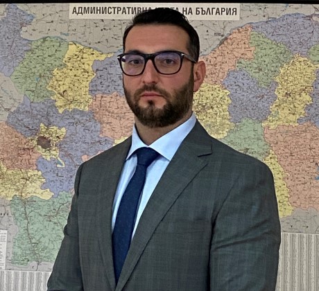 Човек на Слави, виновен за разтопения битум в „Подуене“, оглави АПИ