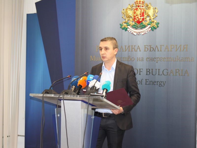 Министър Николов: Целта е газовият интерконектор с Гърция да бъде въведен в експлоатация до 1 юли тази година