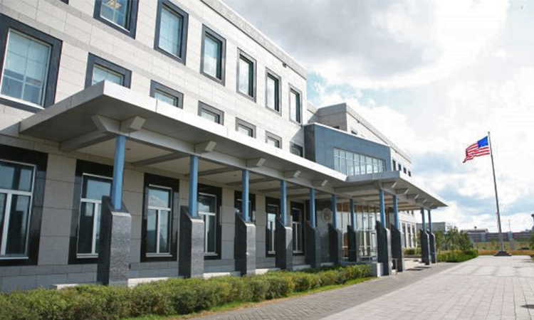 САЩ намаляват персонала в консулството си в Алмати
