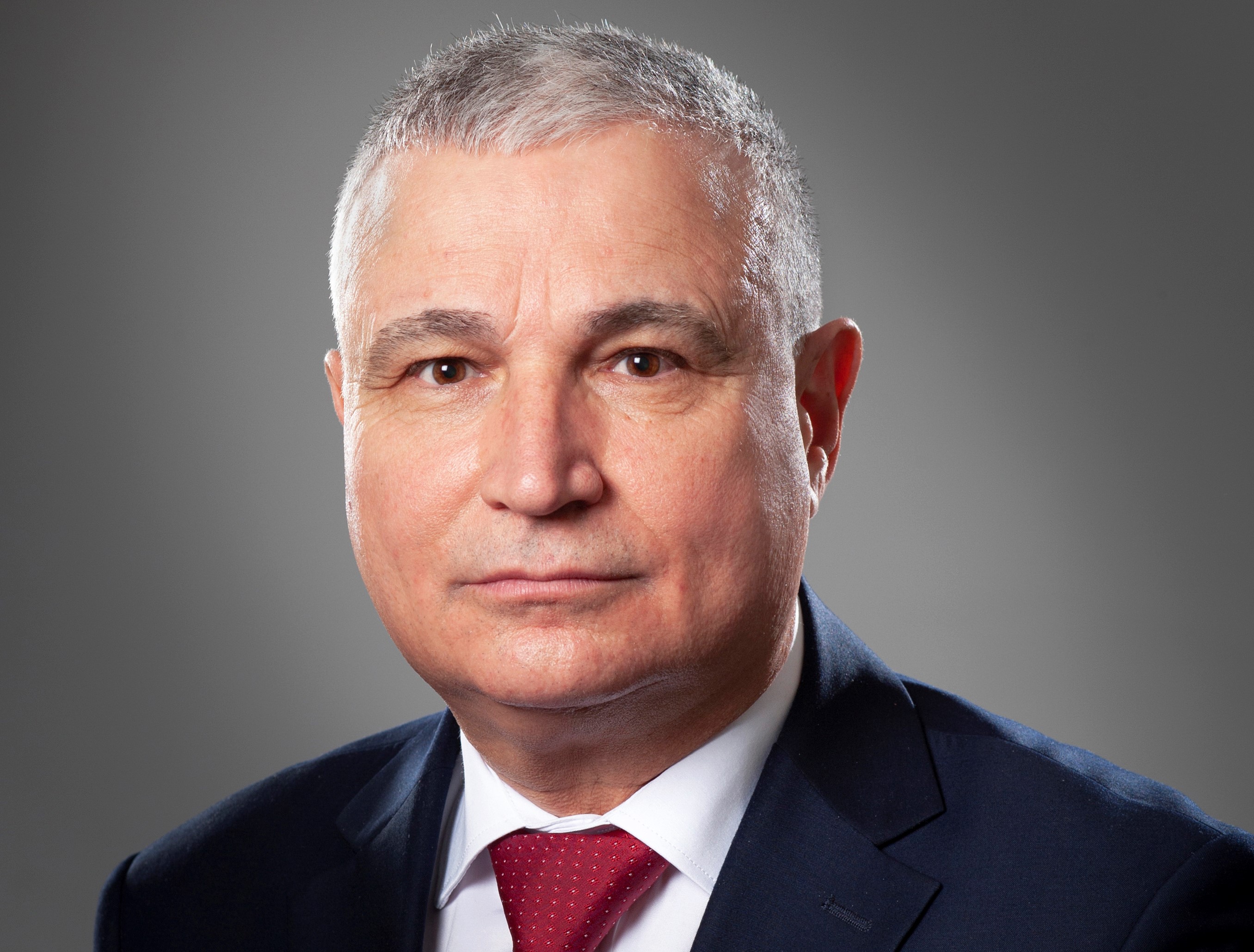 Президентът Радев назначи Пламен Славов за свой секретар по духовност и култура