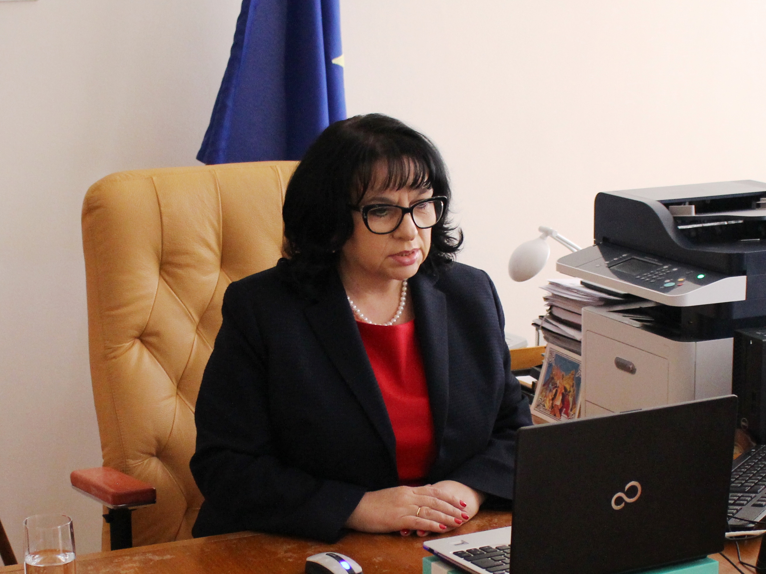 Поставиха под карантина контактните на Теменужка Петкова
