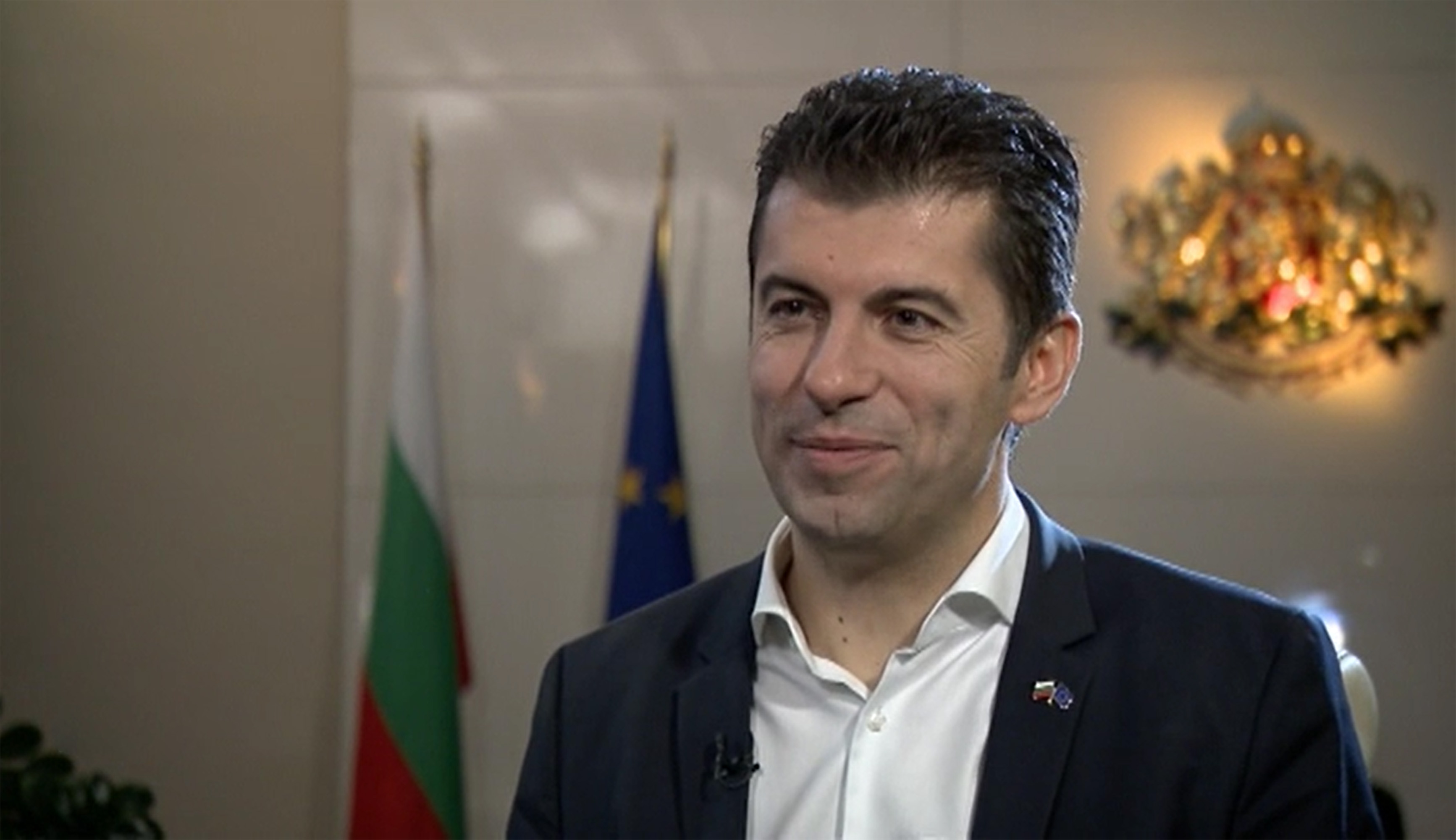 Петков пуска самолет София-Скопие