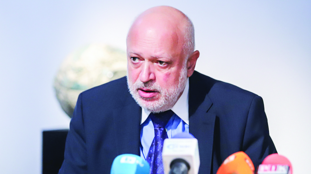 Изборът на Президента: Минеков раздавал пари, длъжности и жилища на поразия