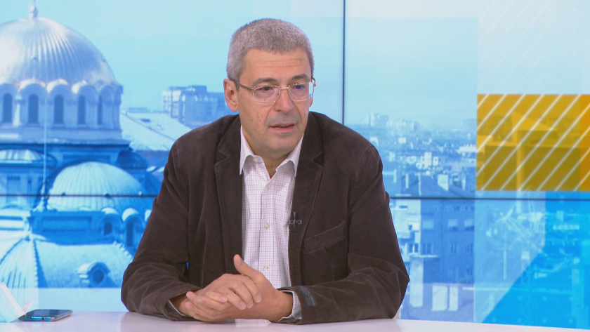 Проф. Илко Гетов: Очаква се следващия сезон коронавирусът да стане ендемичен