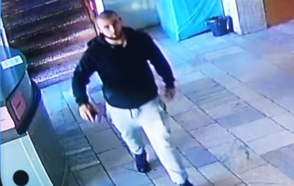 МВР издирва този мъж за нападение в лекарски кабинет